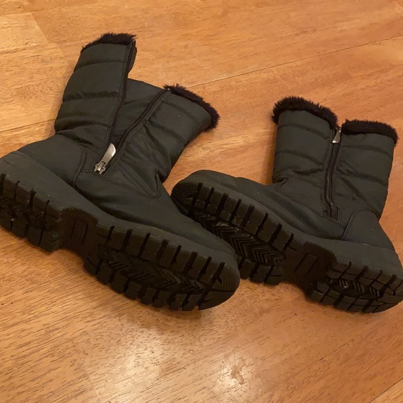 Khombu winter boots side zip man made materials very nice good condition 9 - Picture 3 of 12